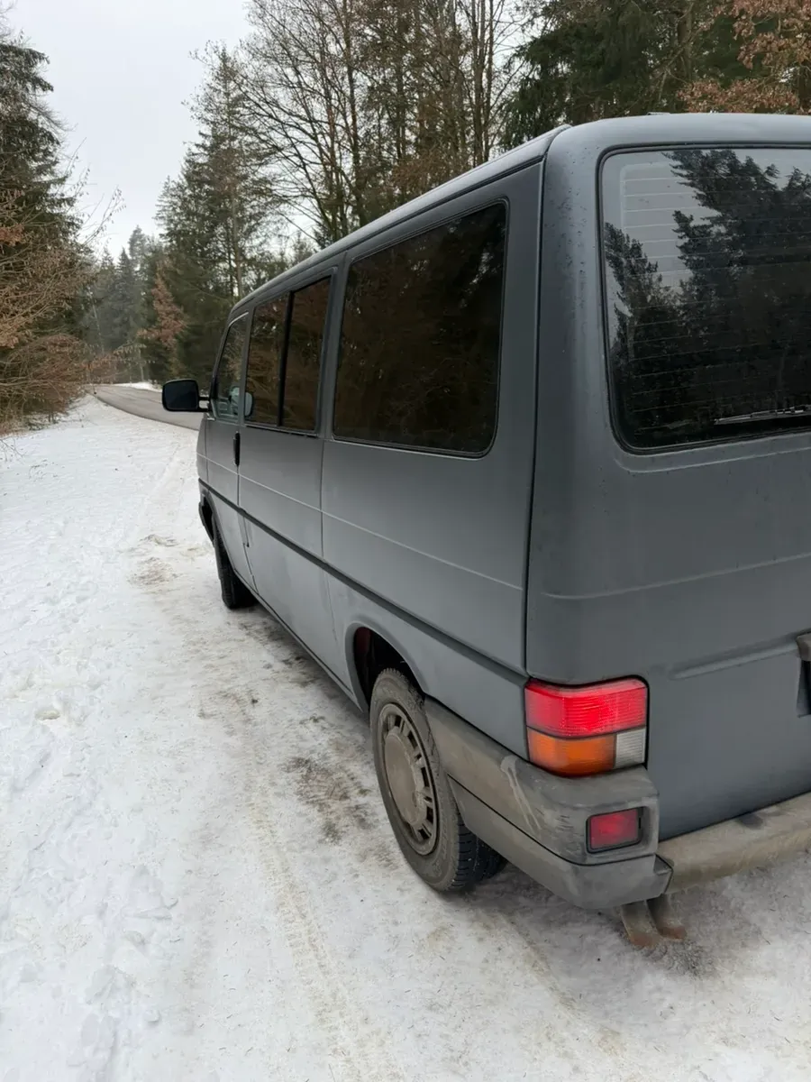 Volkswagen T4 1995 photo 3