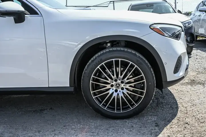 Mercedes-Benz Glc 300 2027 photo 4