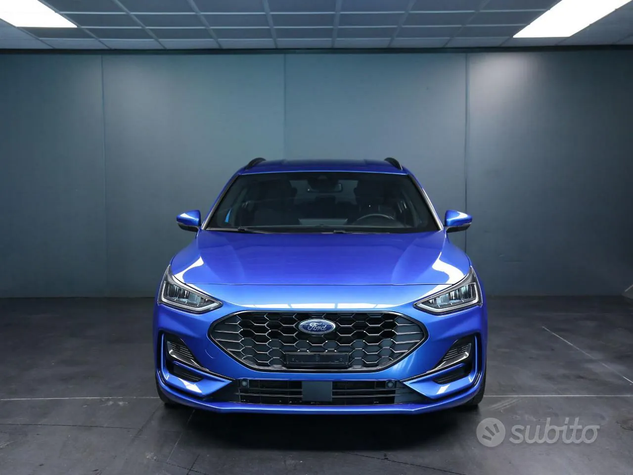 Ford Focus 2023 photo 2