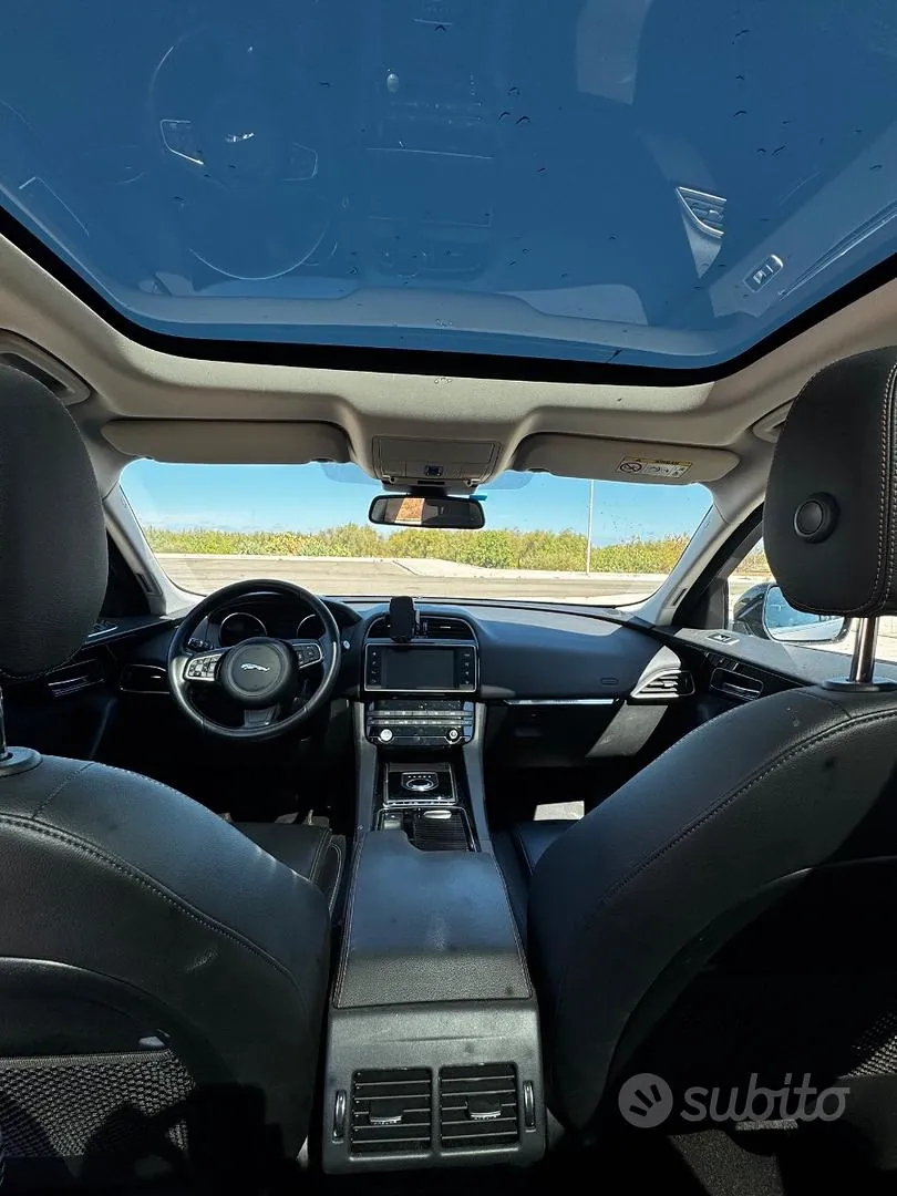 Jaguar F-Pace 2016 photo 5