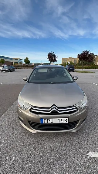 Citroen C4 2011 photo 2