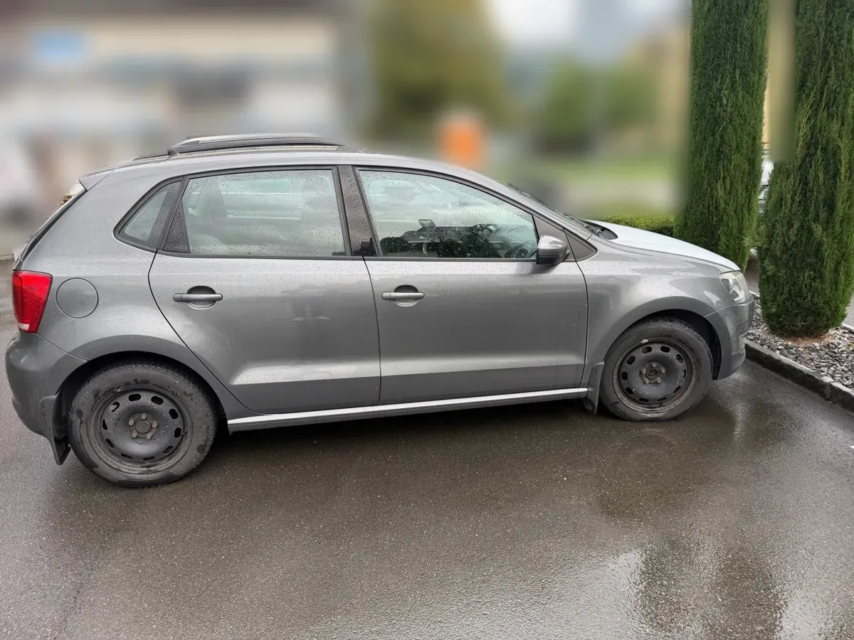 Volkswagen Polo 2010 photo 2