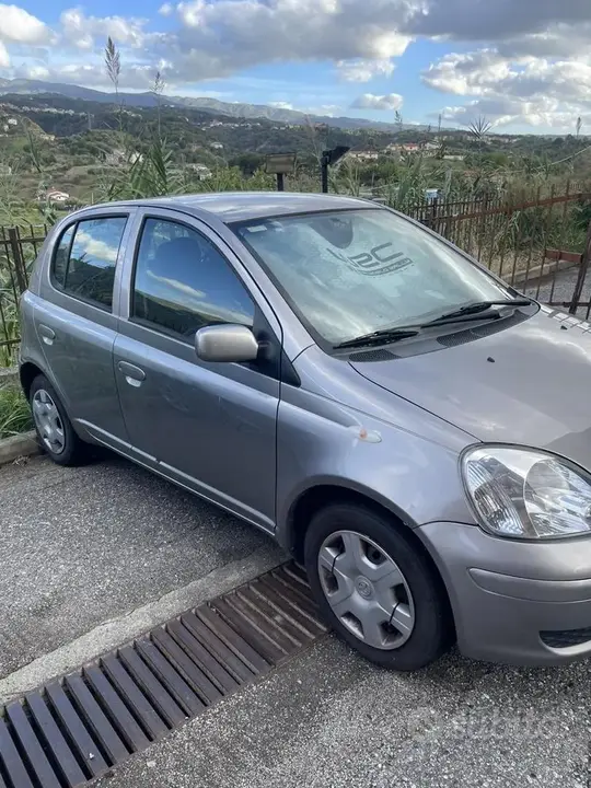 Toyota Yaris 2005 photo 4