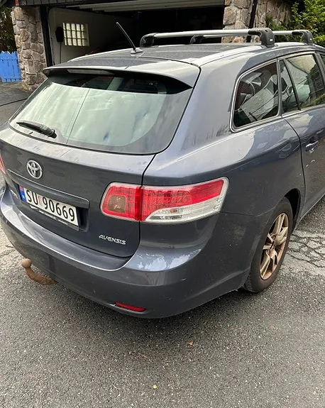 Toyota Avensis 2010 photo 4