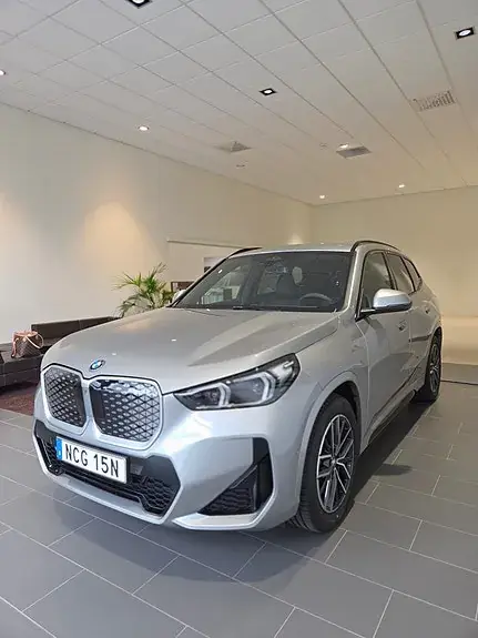 BMW Ix1 2026 photo 2