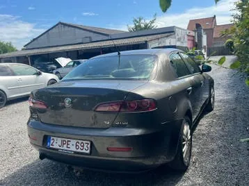 Alfa Romeo 159 2006 photo 2