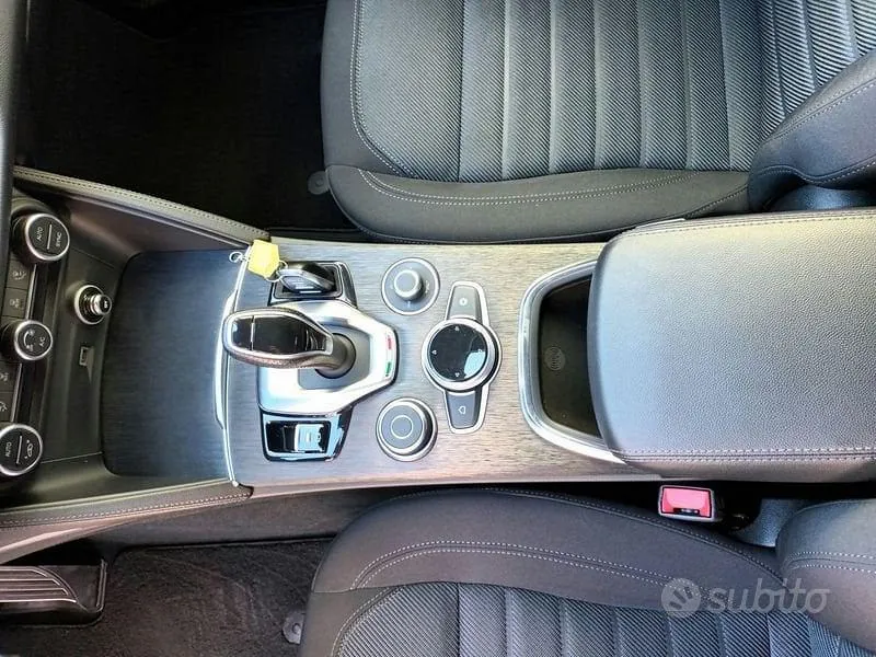 Alfa Romeo Stelvio 2022 photo 4