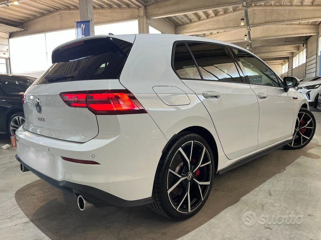 Volkswagen Golf Gti 2024 photo 2