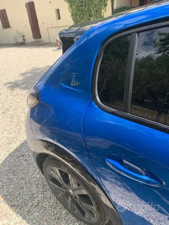 Peugeot 208 2022 photo 4