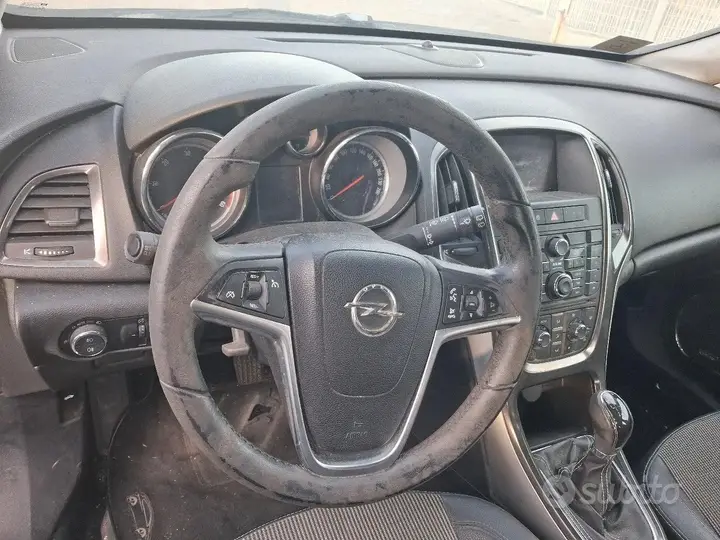 Opel Astra 2010 photo 5