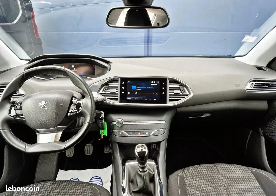 Peugeot 308 2021 photo 3