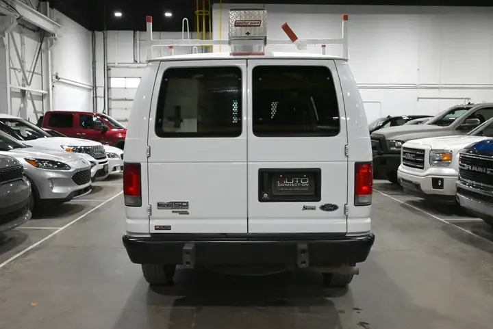 Ford E-Series 2013 photo 4