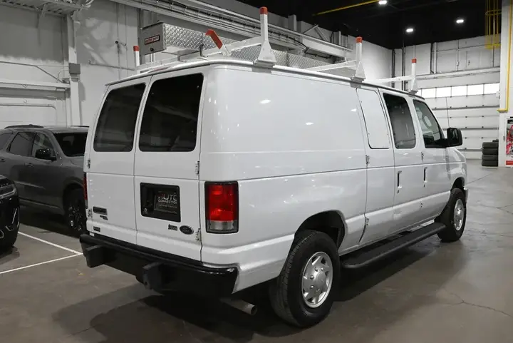 Ford E-Series 2013 photo 5