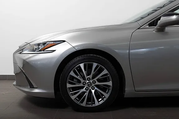 Lexus Es300H 2021 photo 4