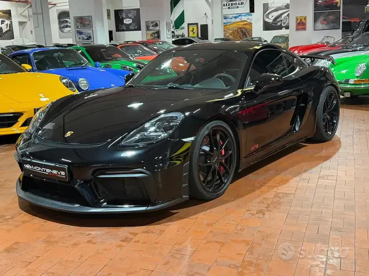 Porsche 718 Gt4