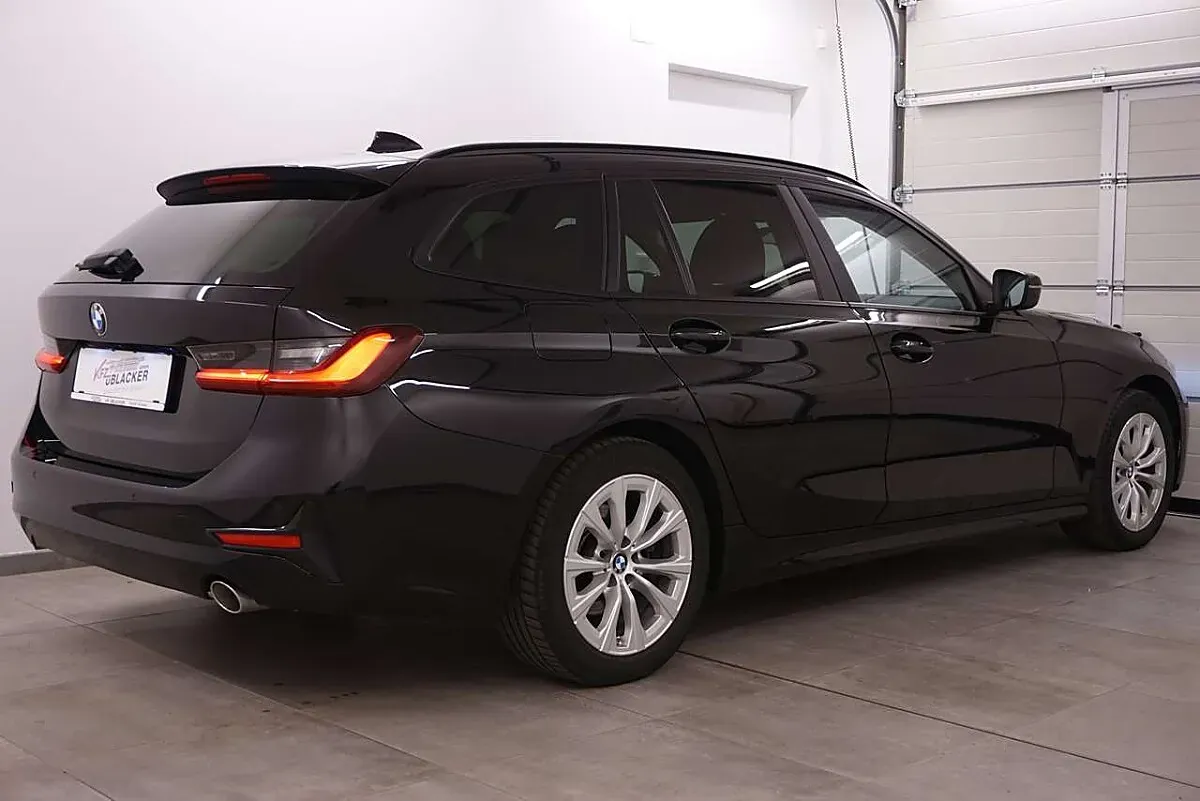 BMW 3 Series 2021 photo 2