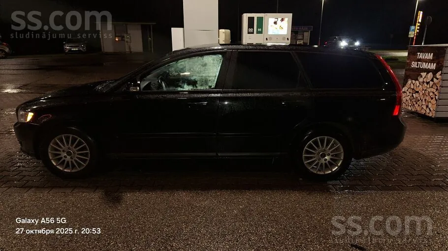 Volvo V50 2009 photo 2