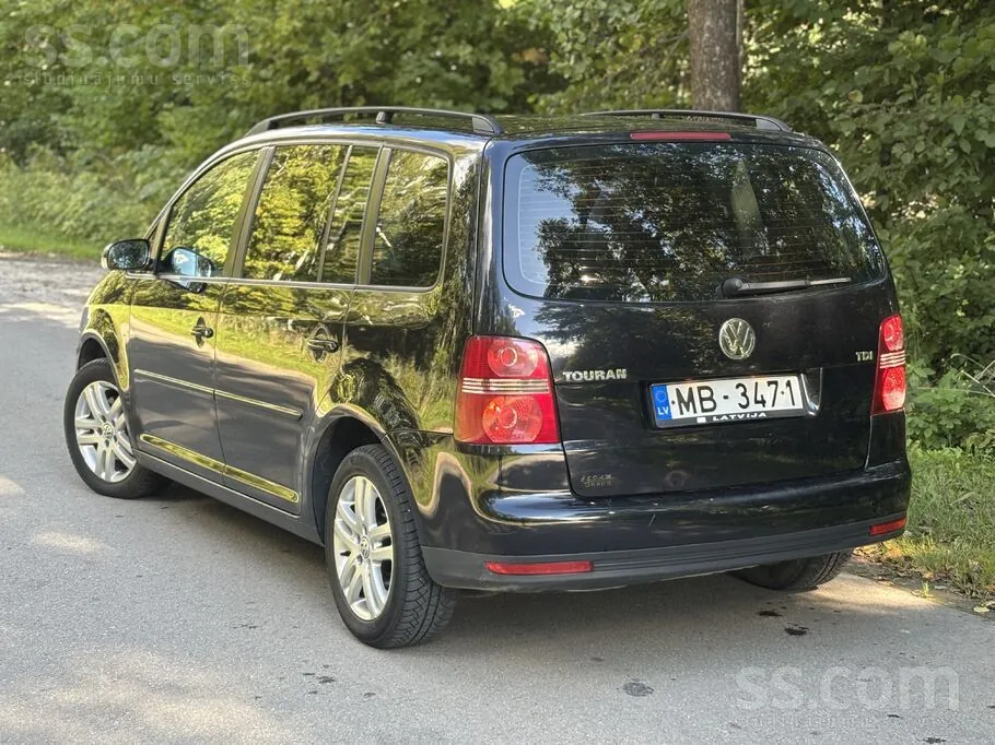 Volkswagen Touran 2007 photo 2