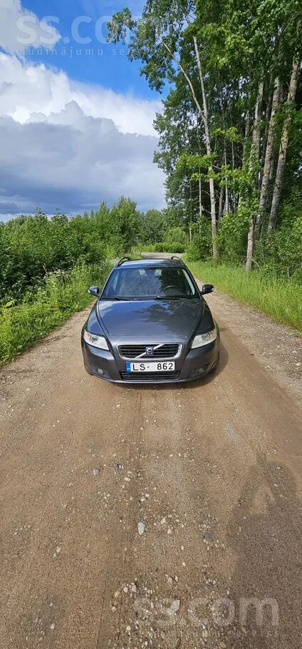 Volvo V50 2009 photo 2