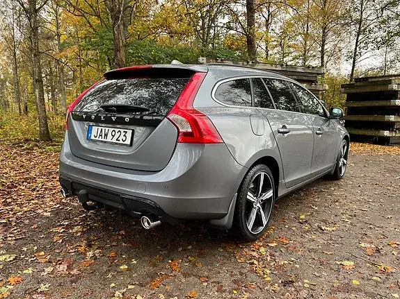 Volvo V60 2016 photo 2