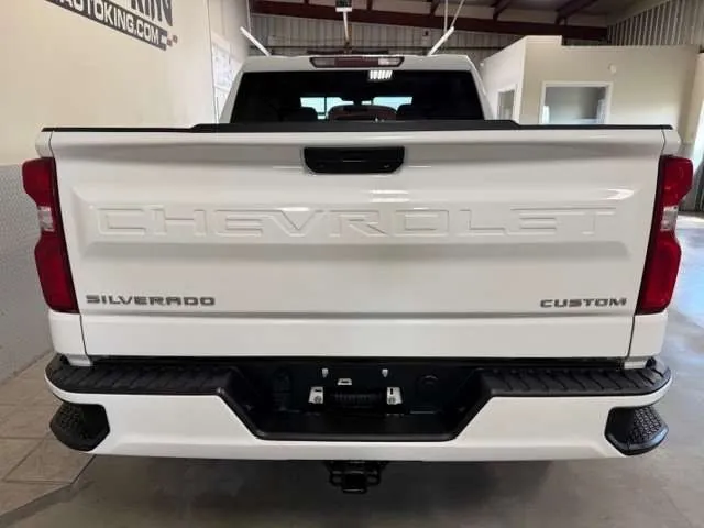 Chevrolet Silverado 1500 2021 photo 3