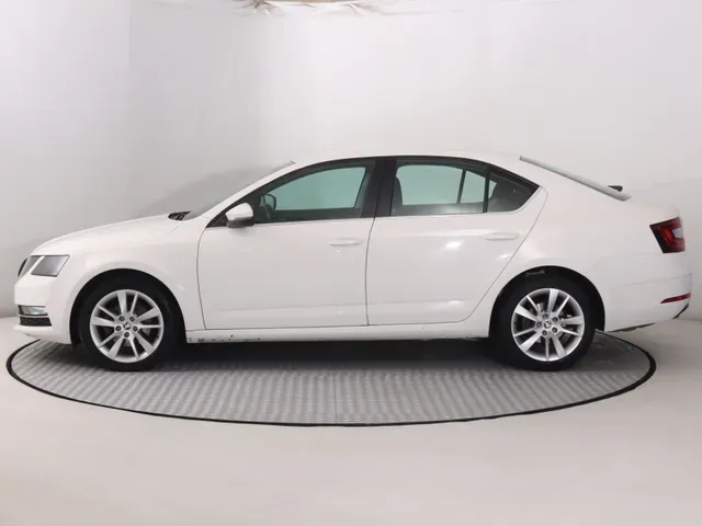 Skoda Octavia 2017 photo 2