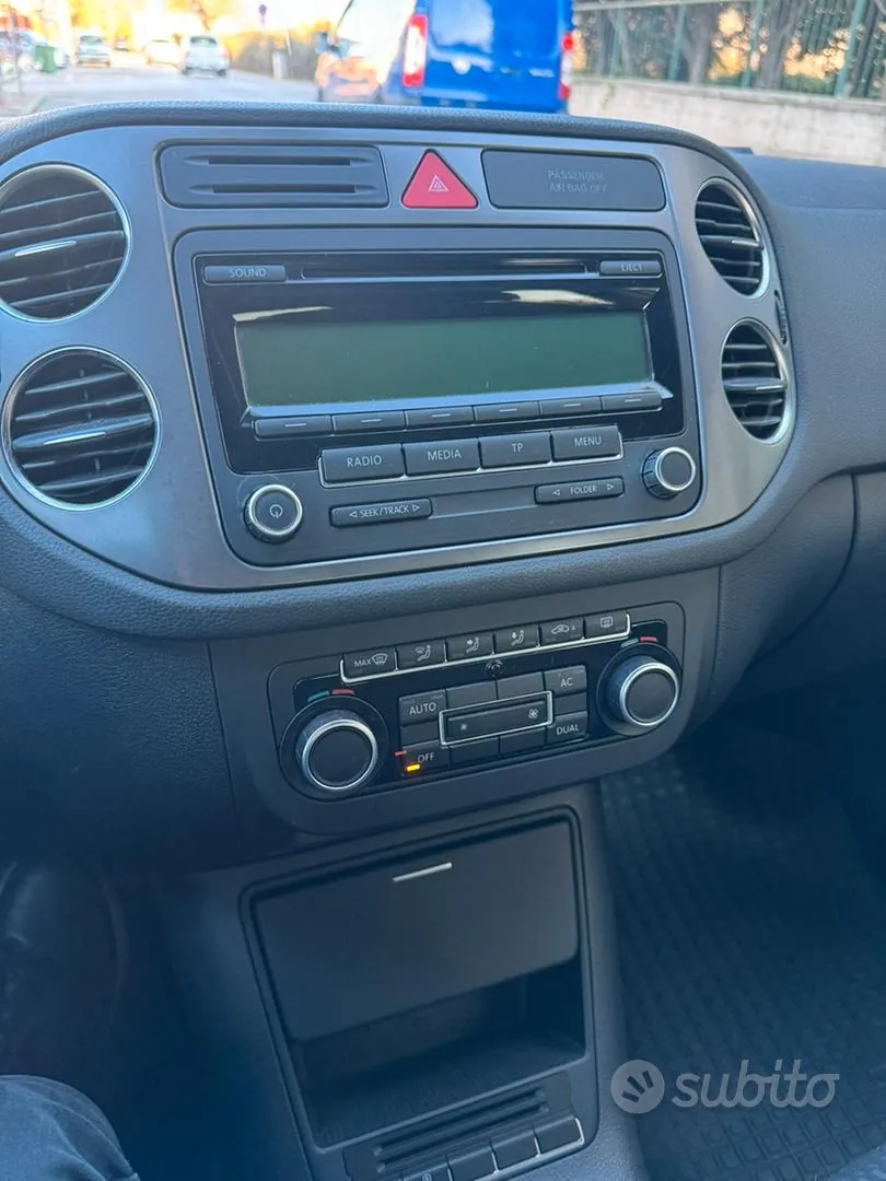 Volkswagen Tiguan 2011 photo 5