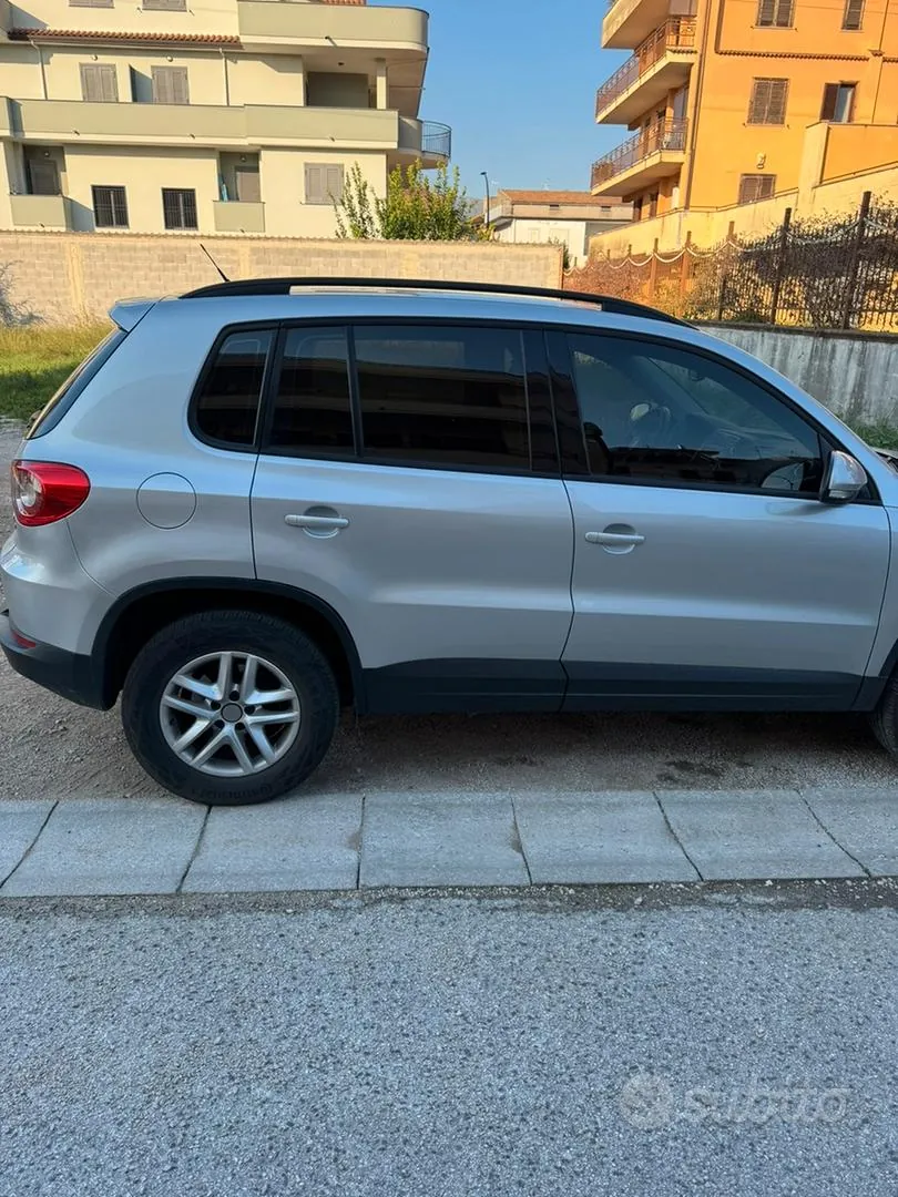 Volkswagen Tiguan 2011 photo 2