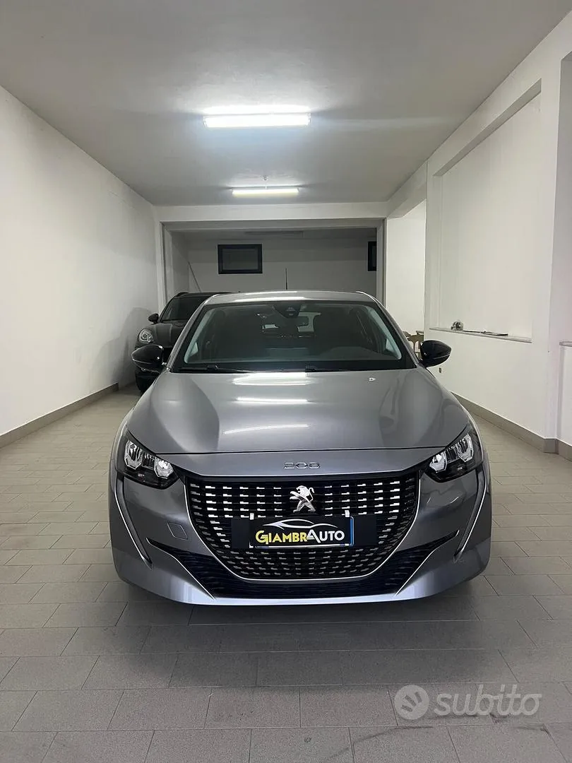Peugeot 208 2023 photo 2