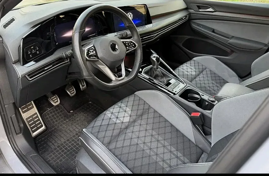 Volkswagen Golf 2022 photo 2