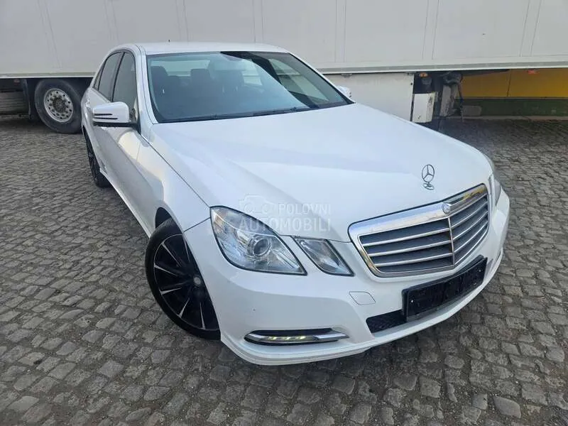 Mercedes-Benz E 200 2012 photo 4
