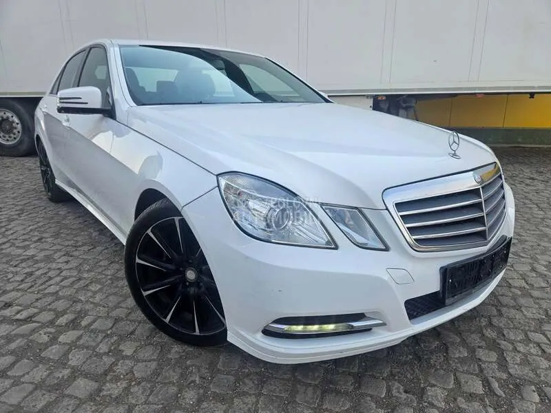 Mercedes-Benz E 200 2012 photo 5