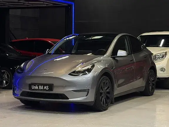 Tesla Model Y 2023 photo 2