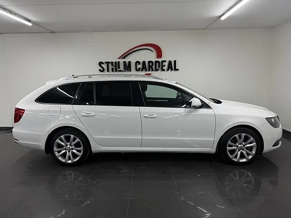 Skoda Superb 2014 photo 4