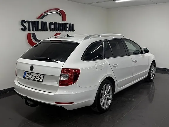 Skoda Superb 2014 photo 5