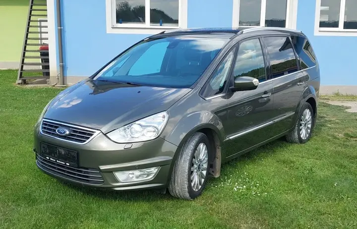 Ford Galaxy 2012 photo 2
