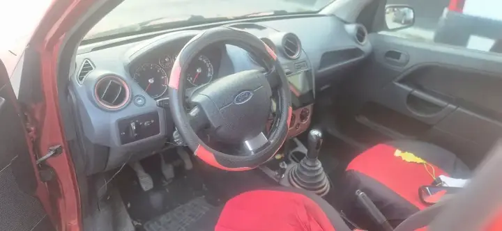 Ford Fiesta 2007 photo 2