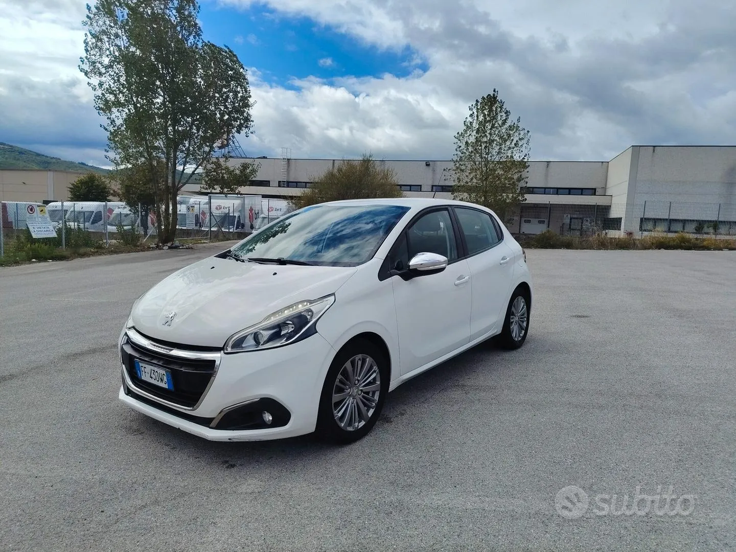 Peugeot 208