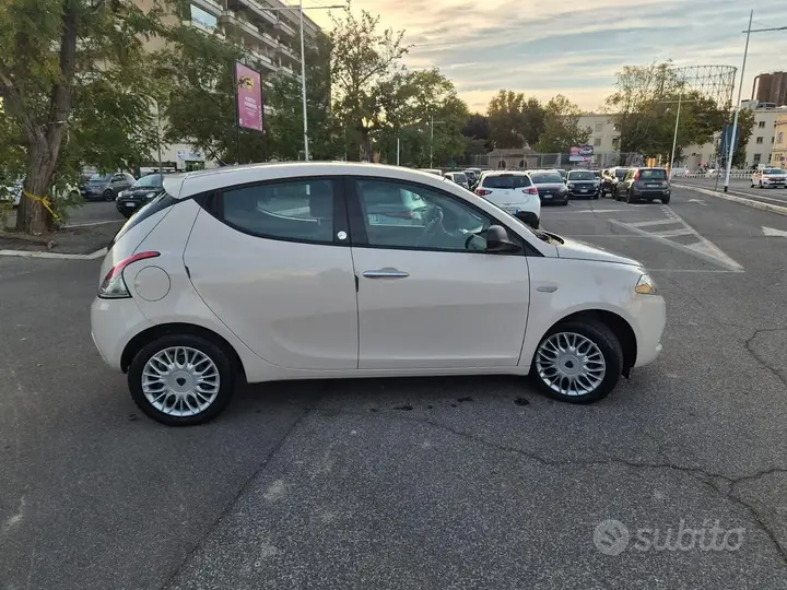 Lancia Ypsilon 2018 photo 4