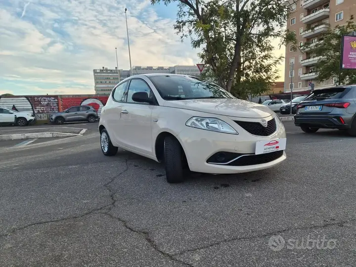 Lancia Ypsilon 2018 photo 3