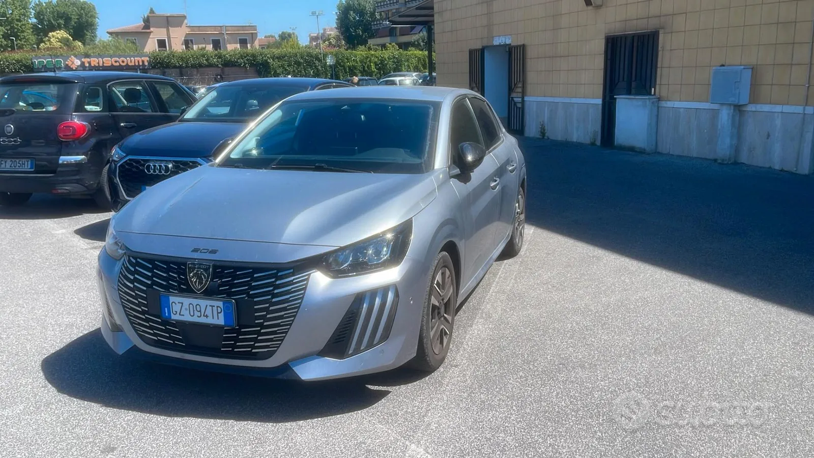 Peugeot 208 2024 photo 2