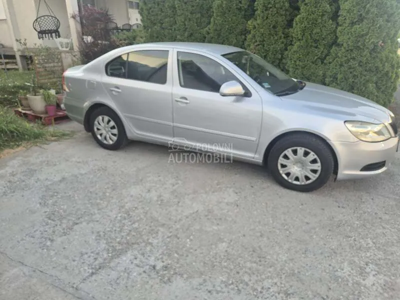 Skoda Octavia 2011 photo 2