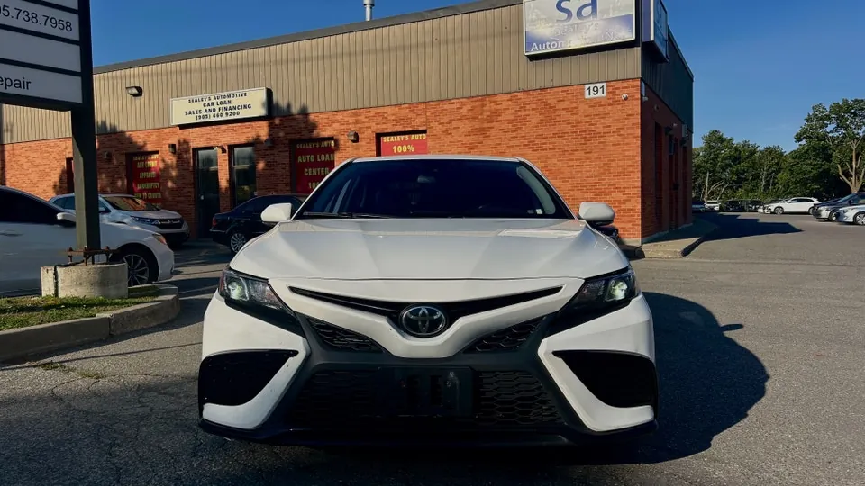Toyota Camry 2022 photo 2