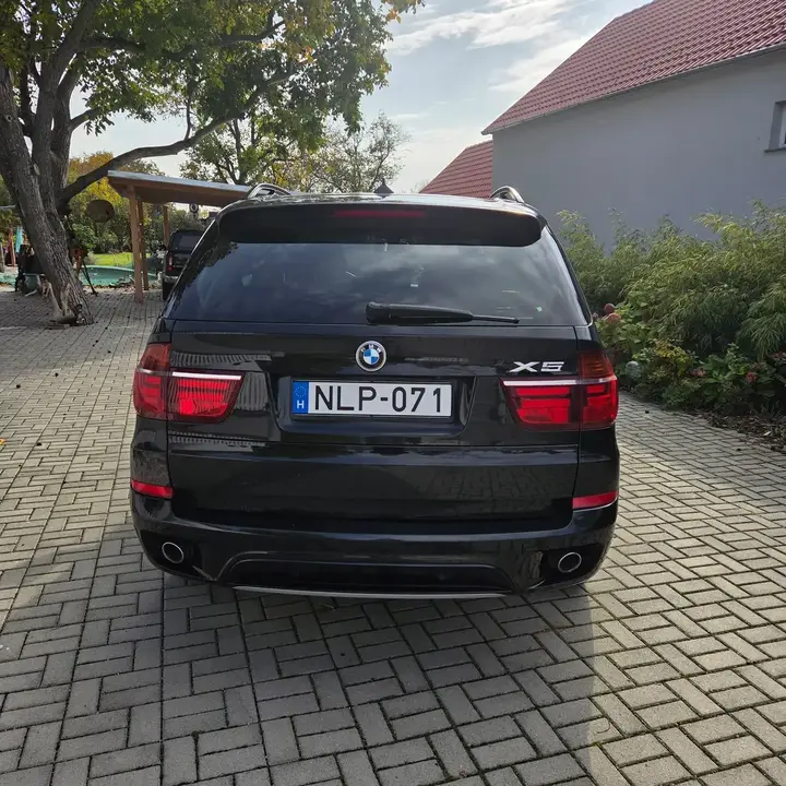 BMW X5 2011 photo 2