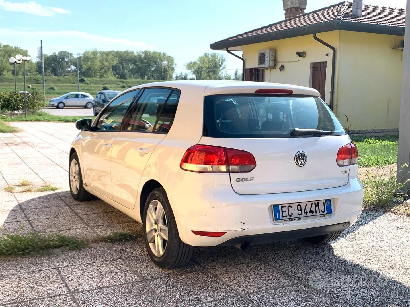 Volkswagen Golf 2010 photo 3
