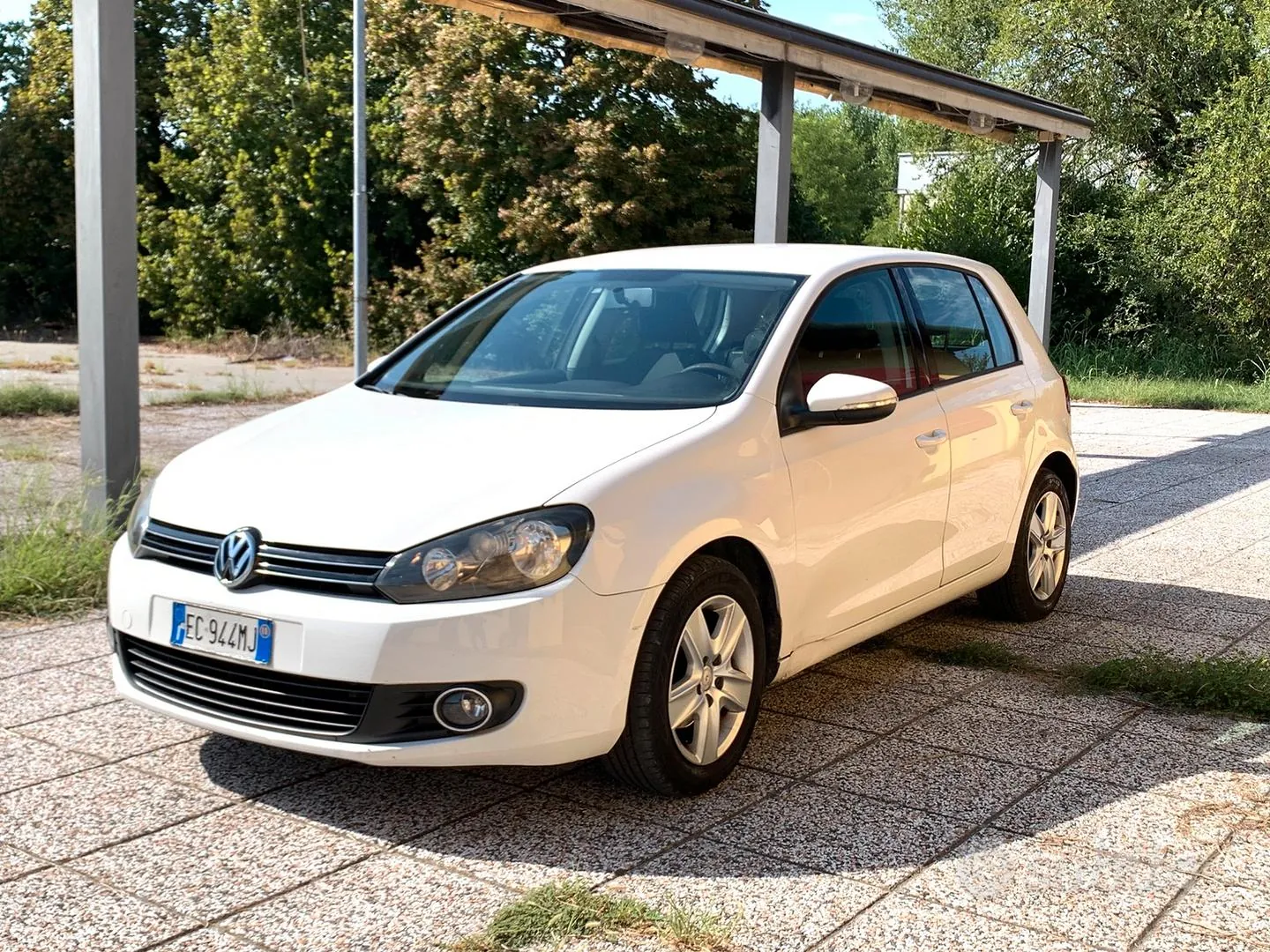 Volkswagen Golf 2010 photo 2