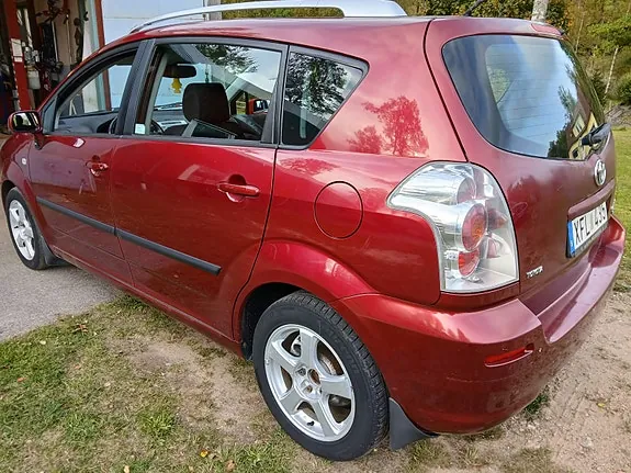 Toyota Corolla Verso 2005 photo 2