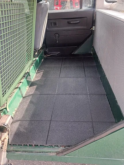Land Rover Defender 2006 photo 5
