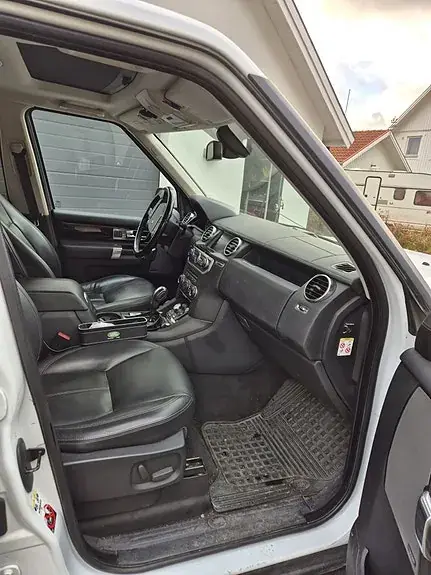 Land Rover Discovery 4 2011 photo 2