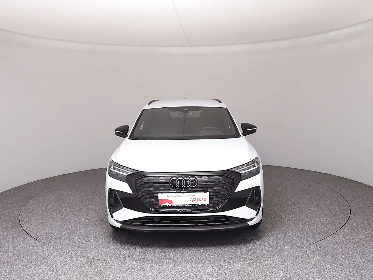 Audi Q4 2025 photo 3